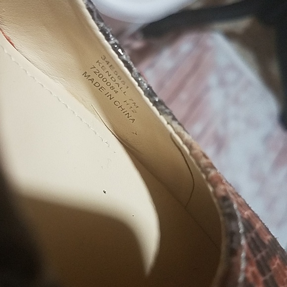 Calvin Klein Kendall Animal print platform heels - Picture 4 of 4